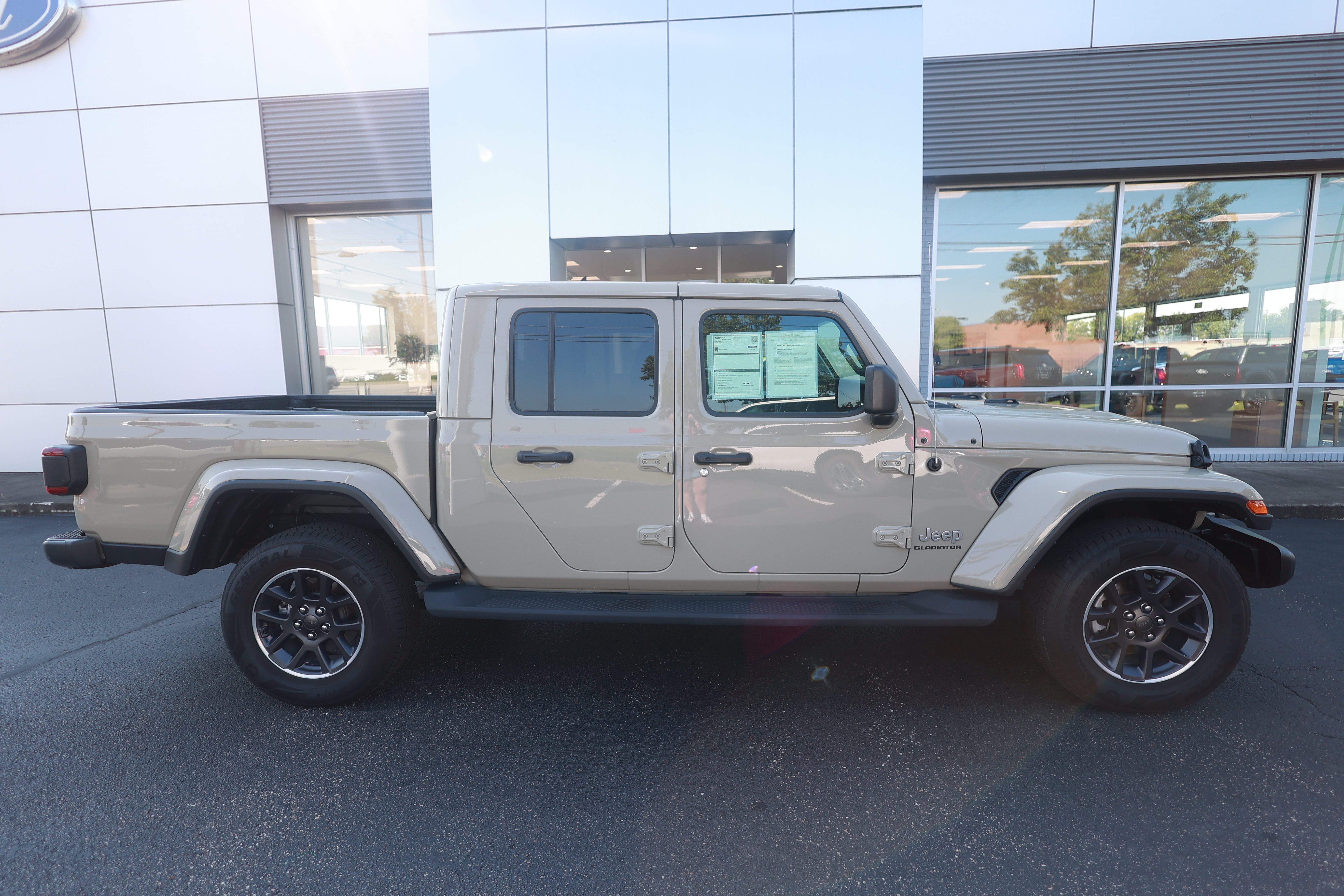 2022 Jeep Gladiator Overland