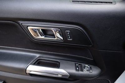 2017 Ford Mustang V6