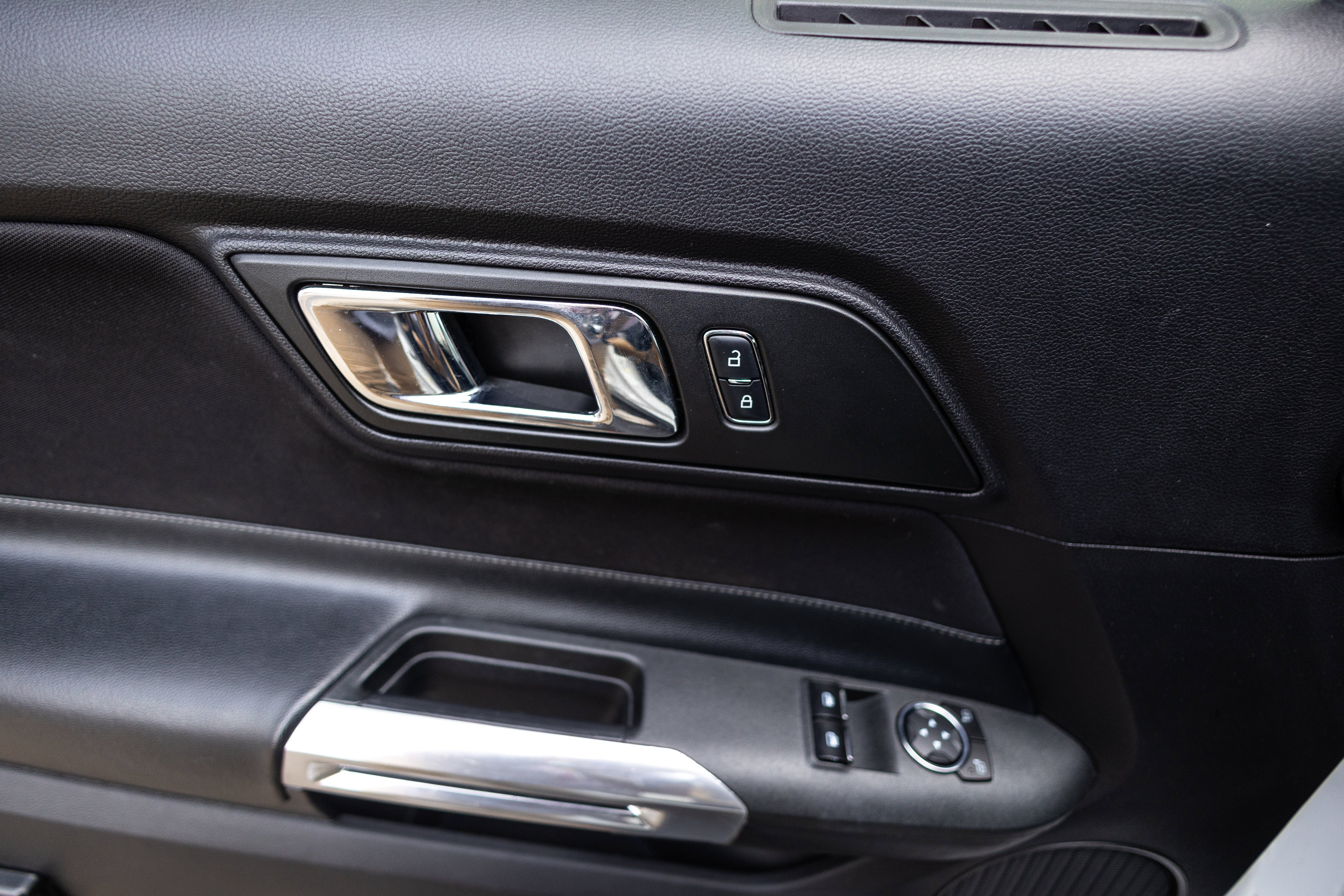 2017 Ford Mustang V6