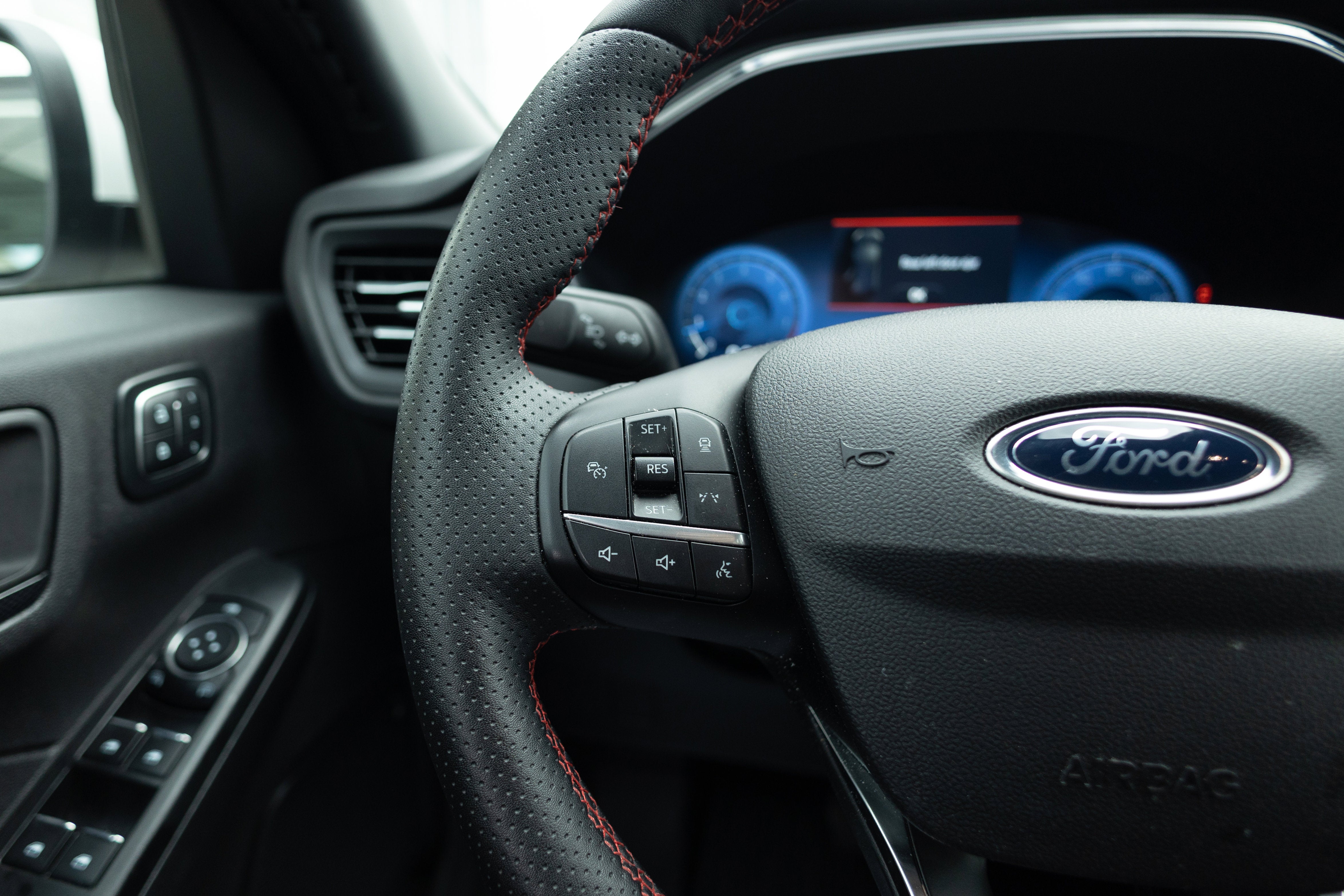 2025 Ford Escape ST-Line Elite