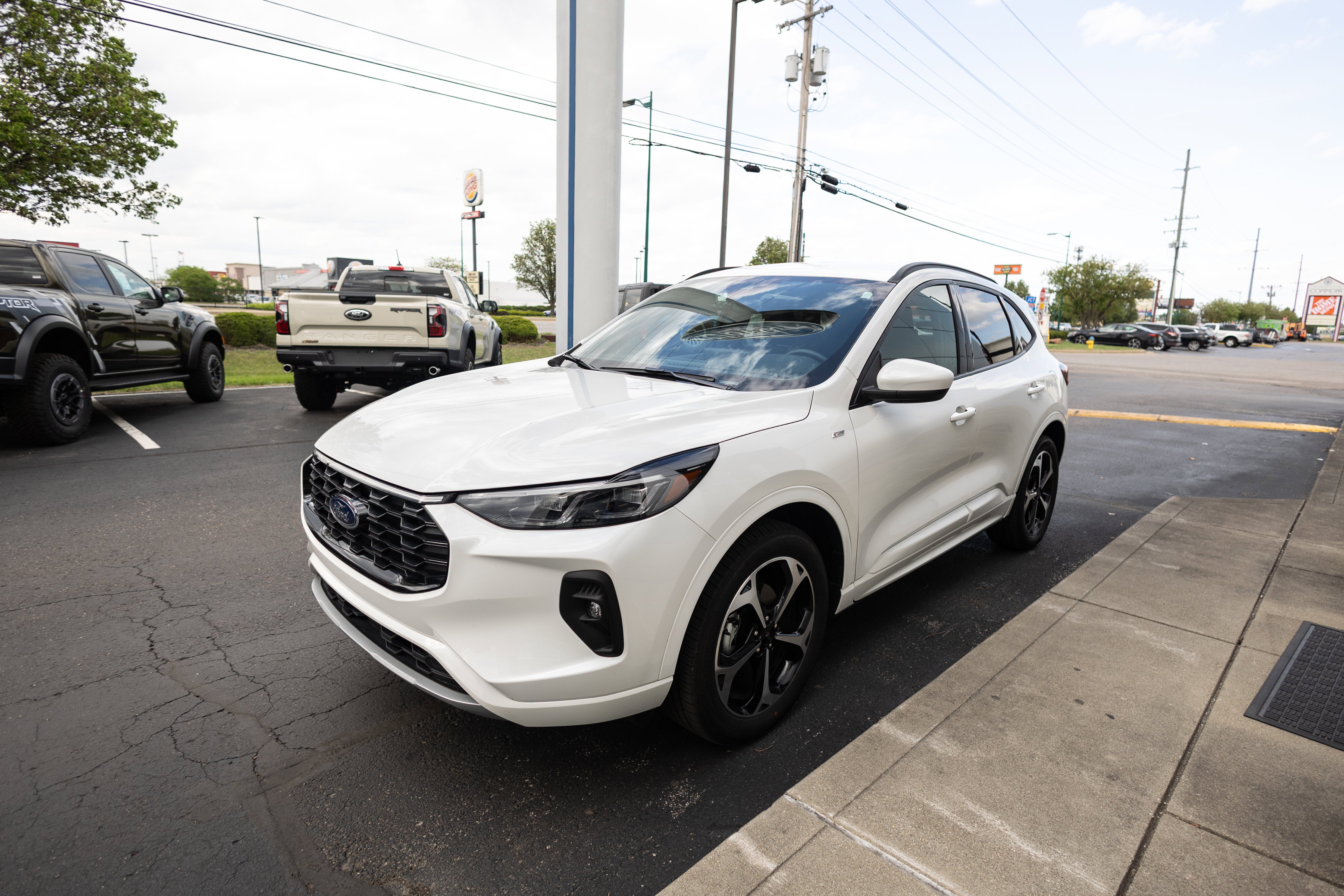 2025 Ford Escape ST-Line Elite