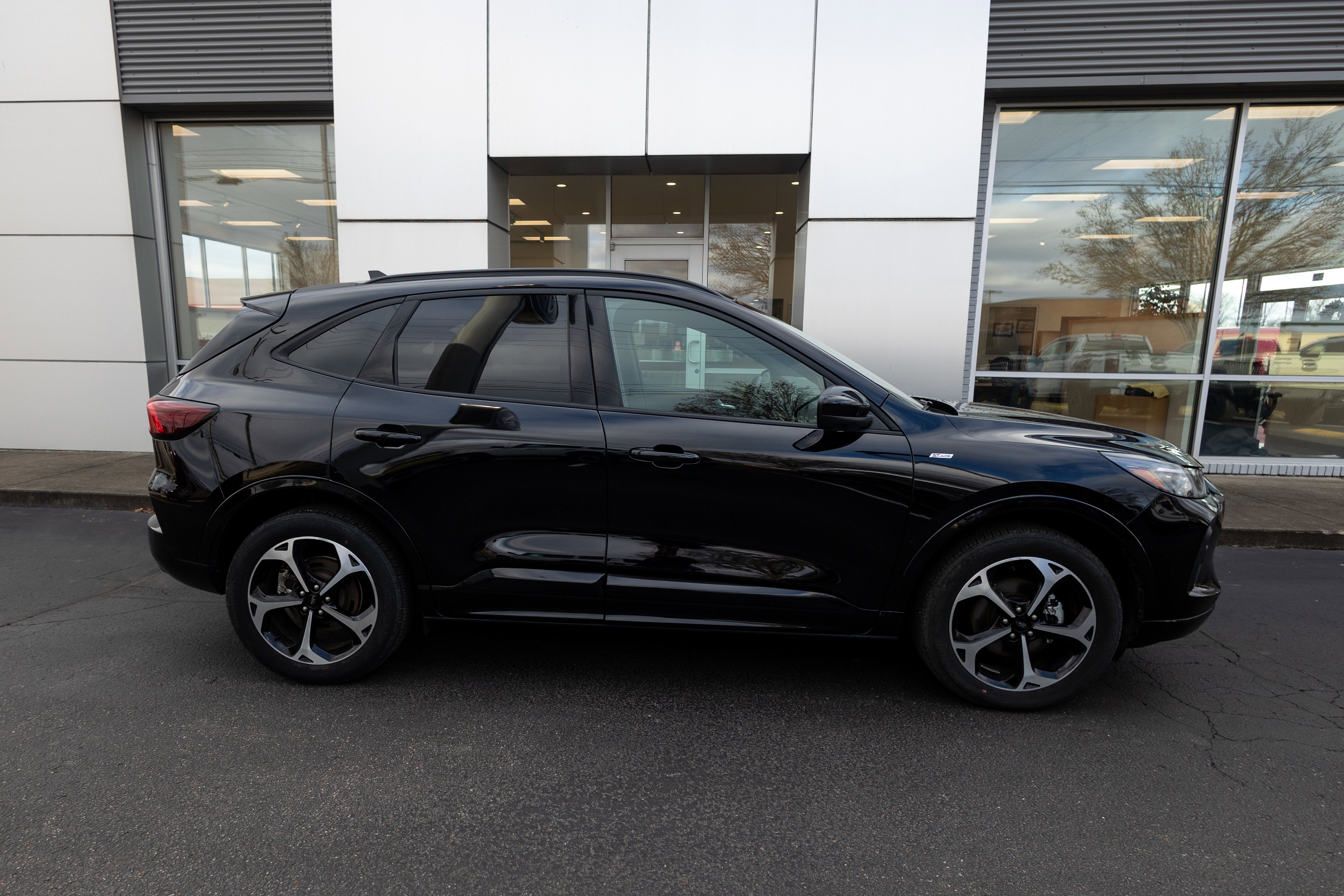 2025 Ford Escape ST-Line Elite