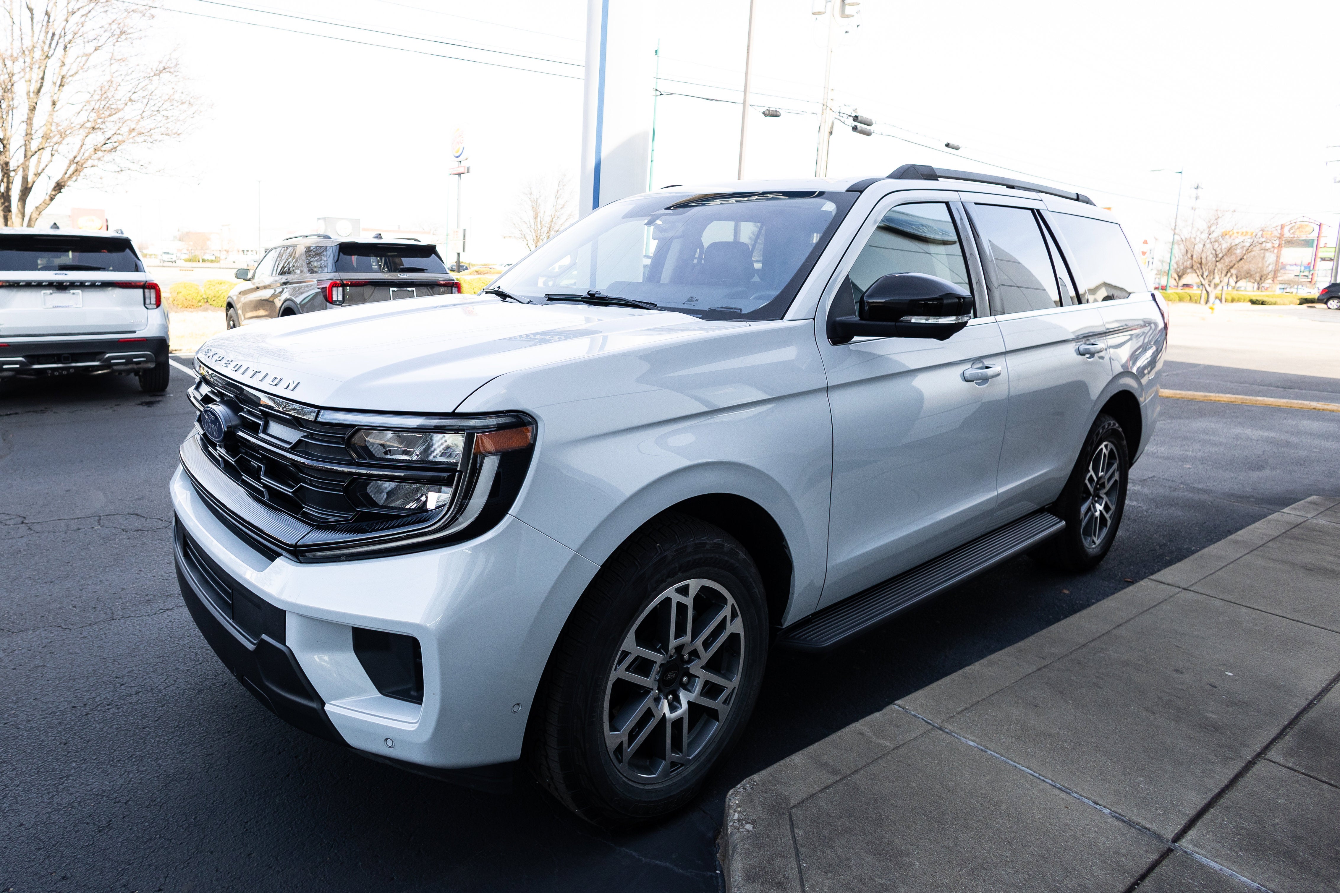 2025 Ford Expedition Active