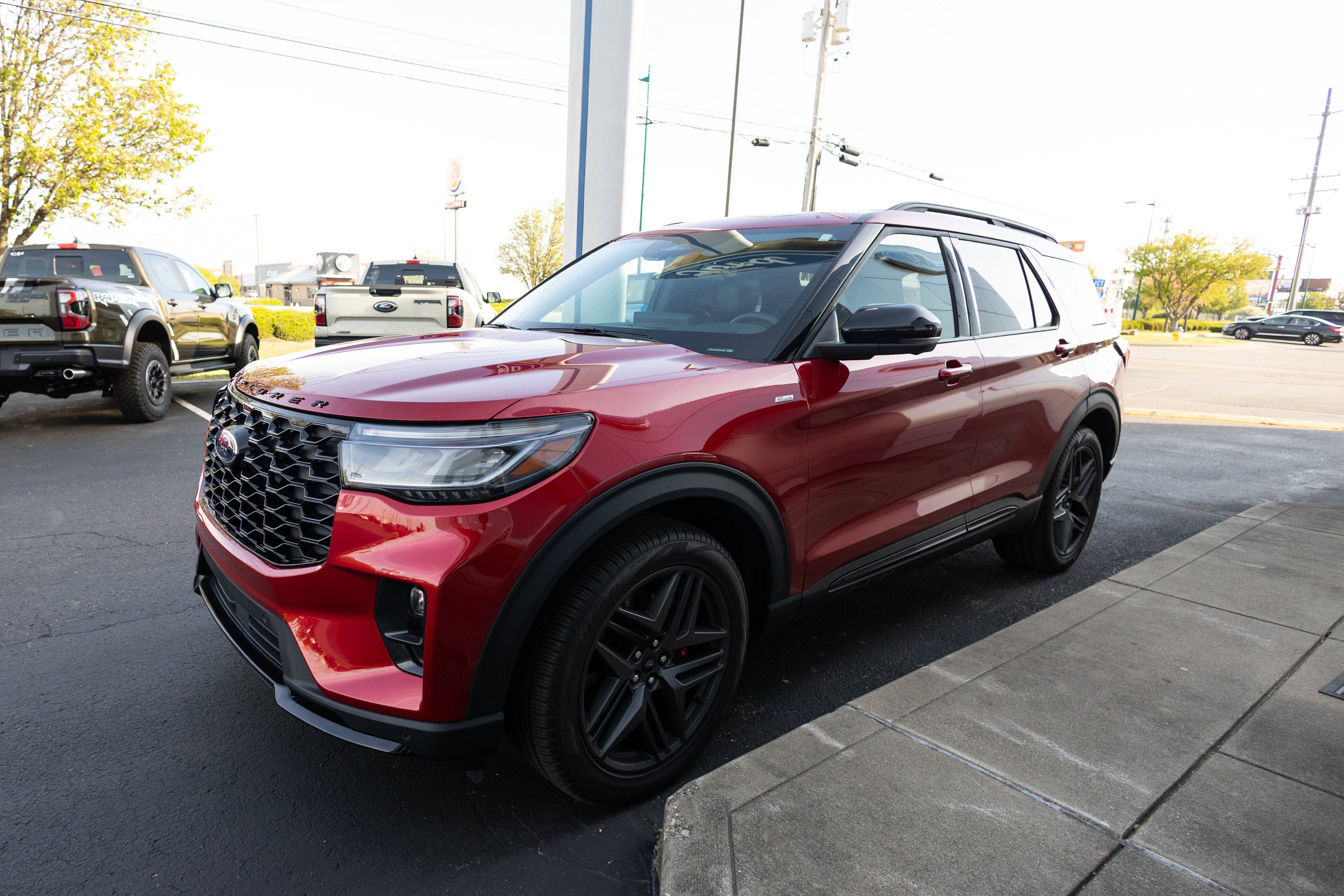 2025 Ford Explorer ST-Line