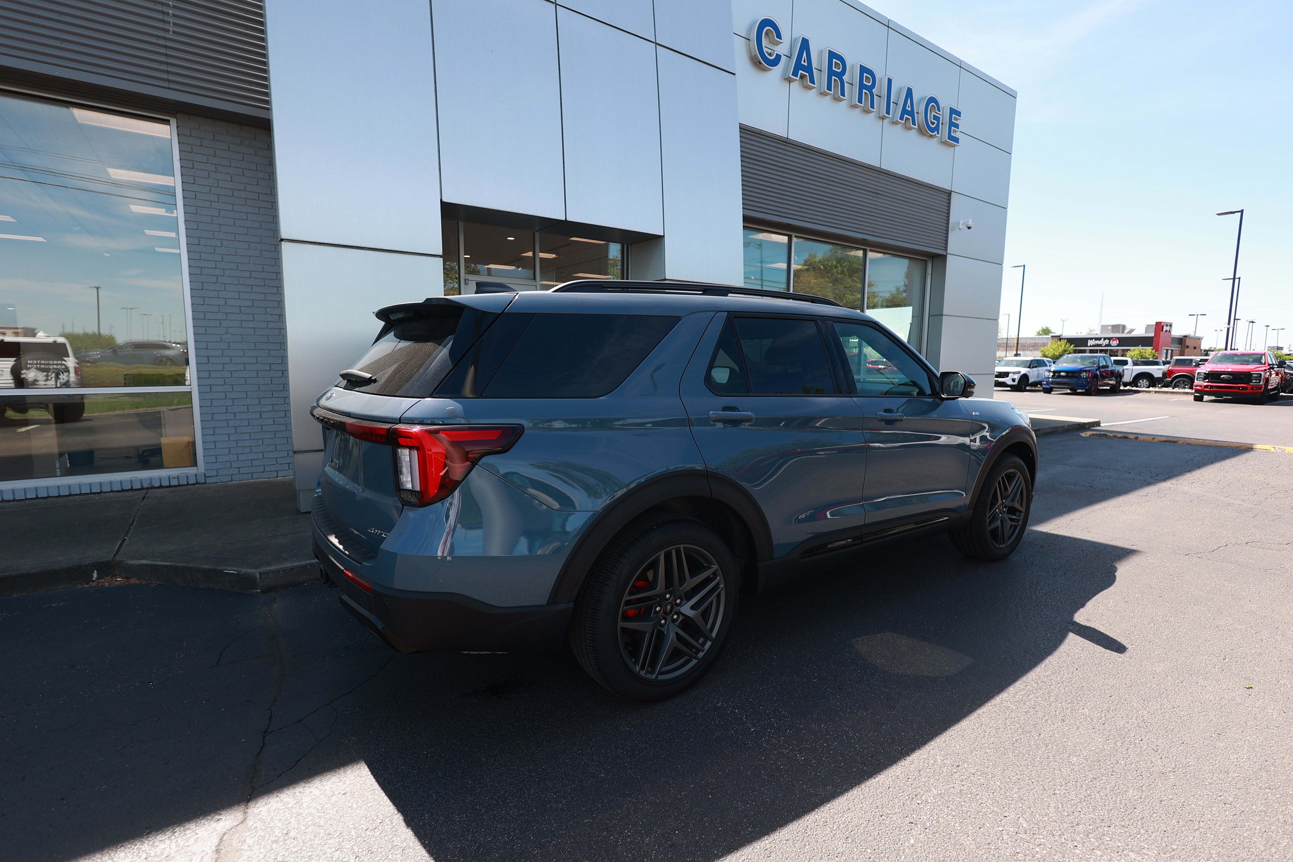 2025 Ford Explorer ST-Line