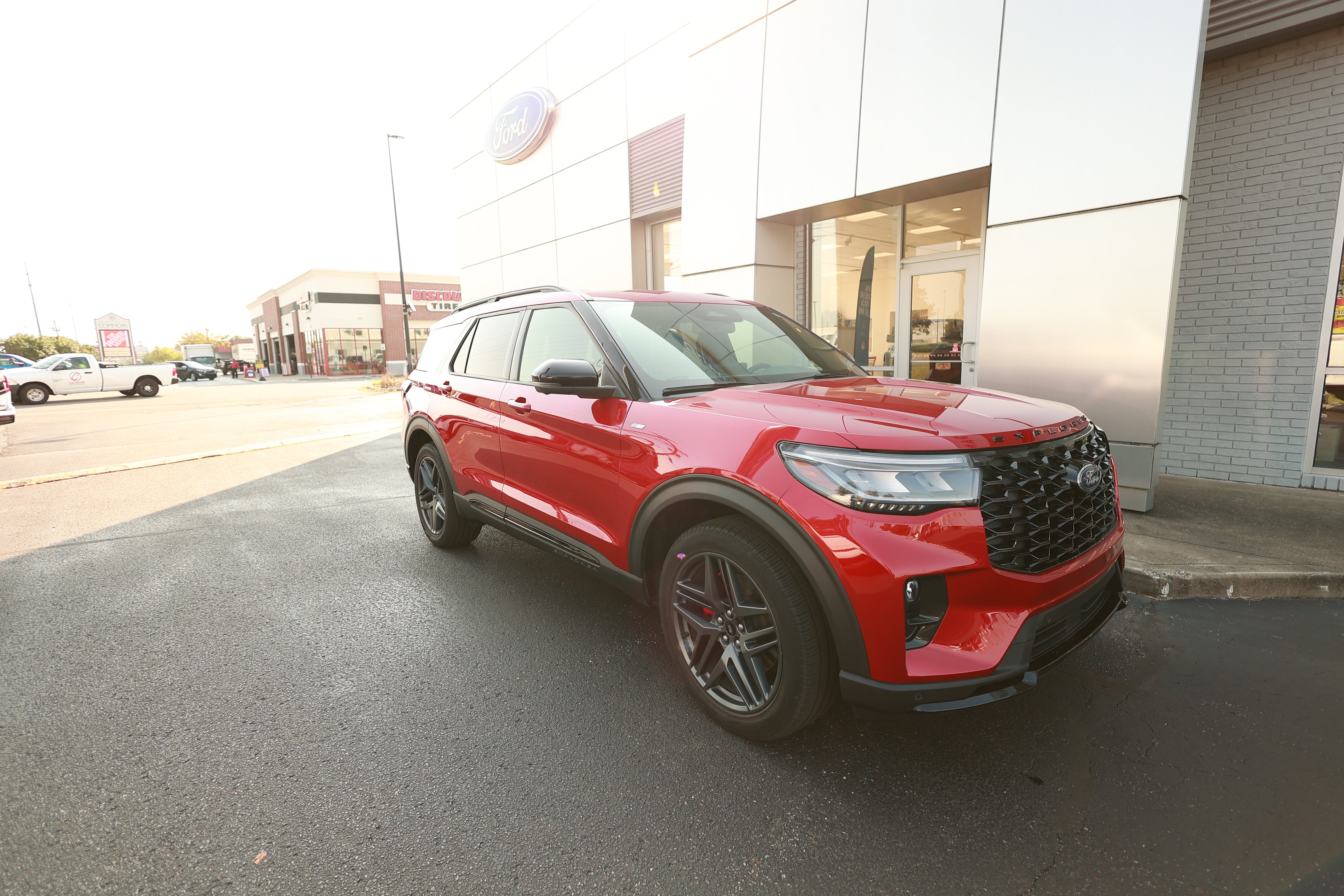 2025 Ford Explorer ST-Line