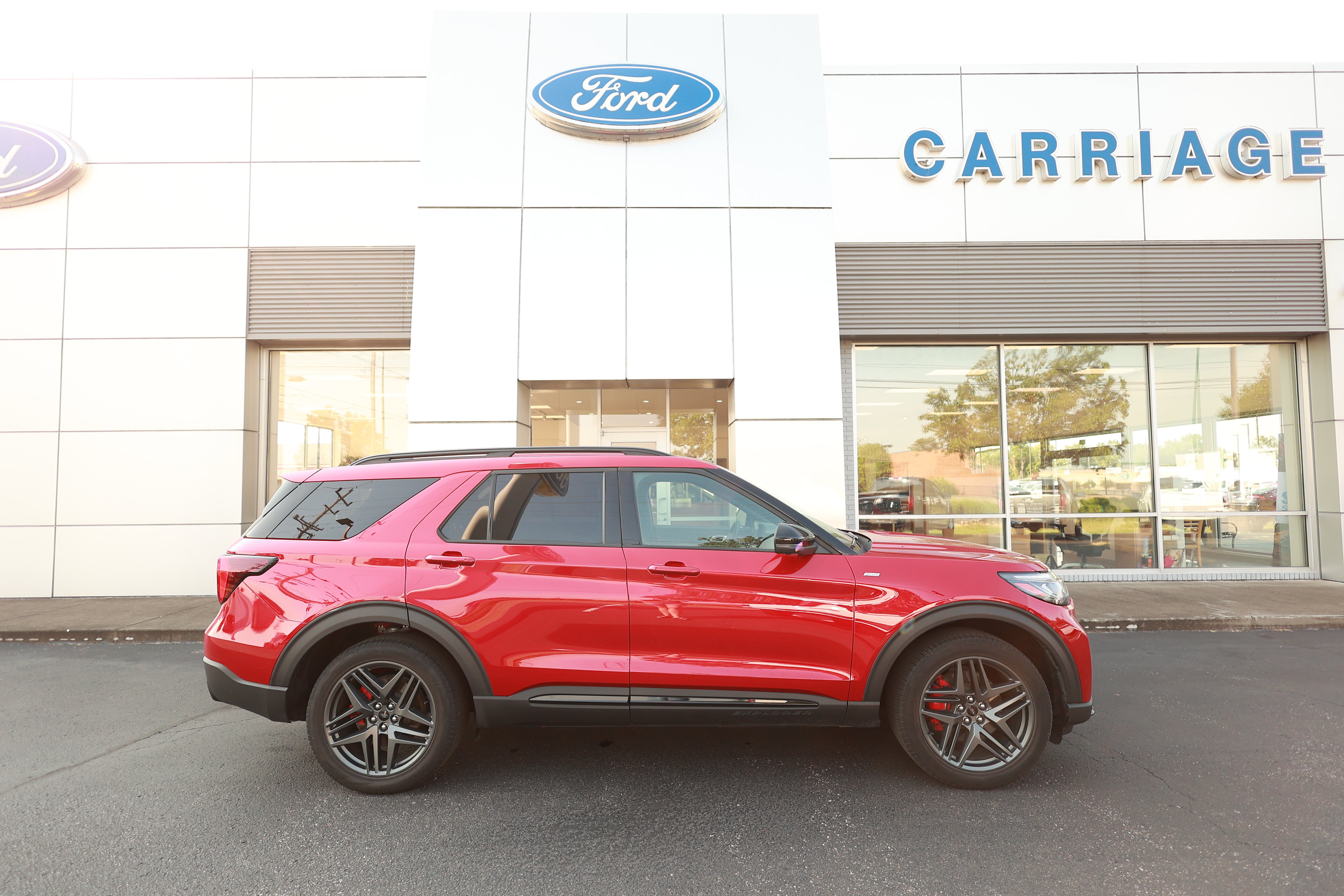 2025 Ford Explorer ST-Line