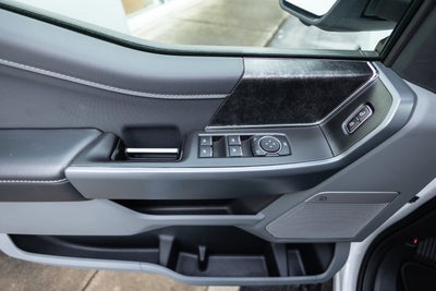 2024 Ford F-150 Lightning Flash