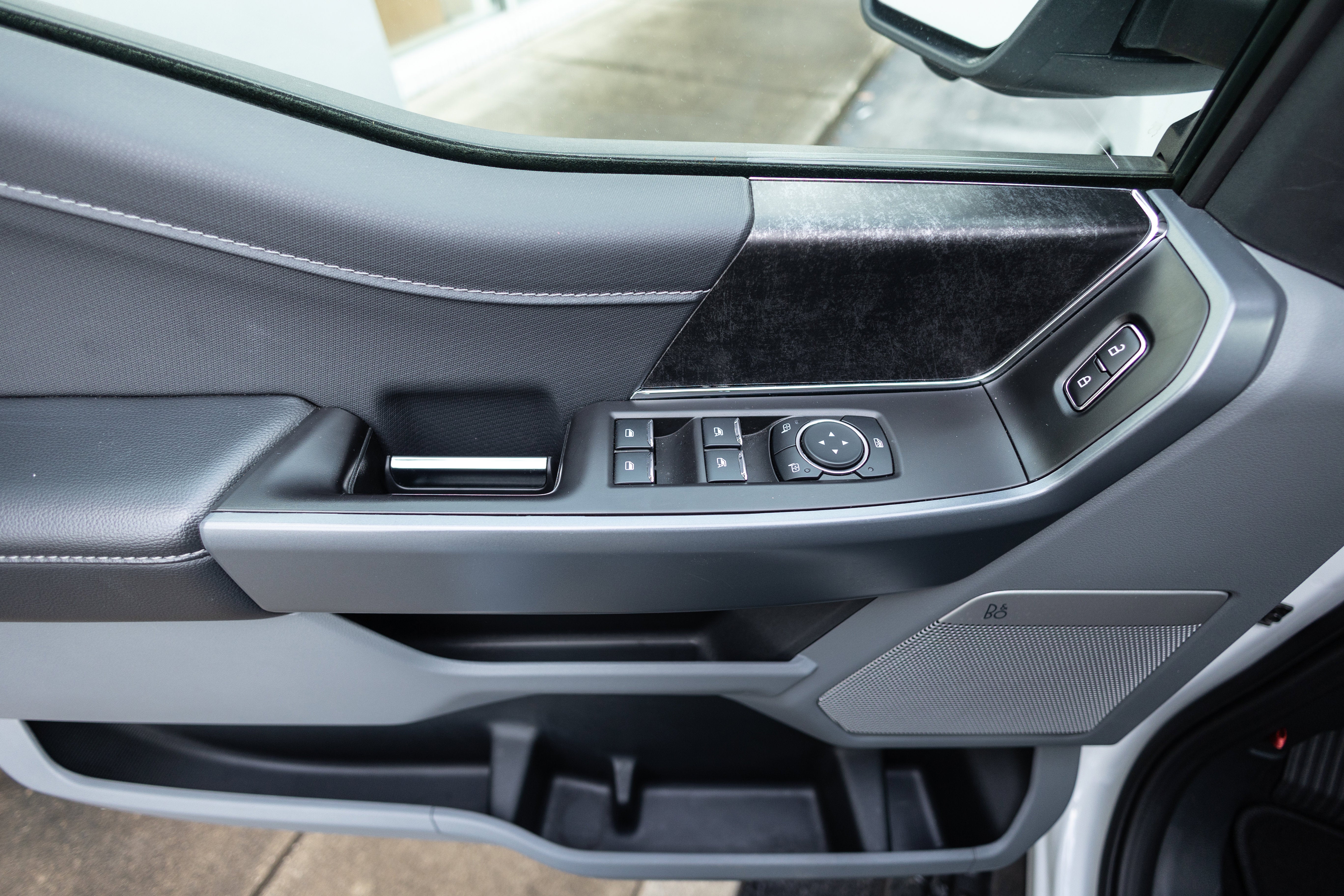 2024 Ford F-150 Lightning Flash