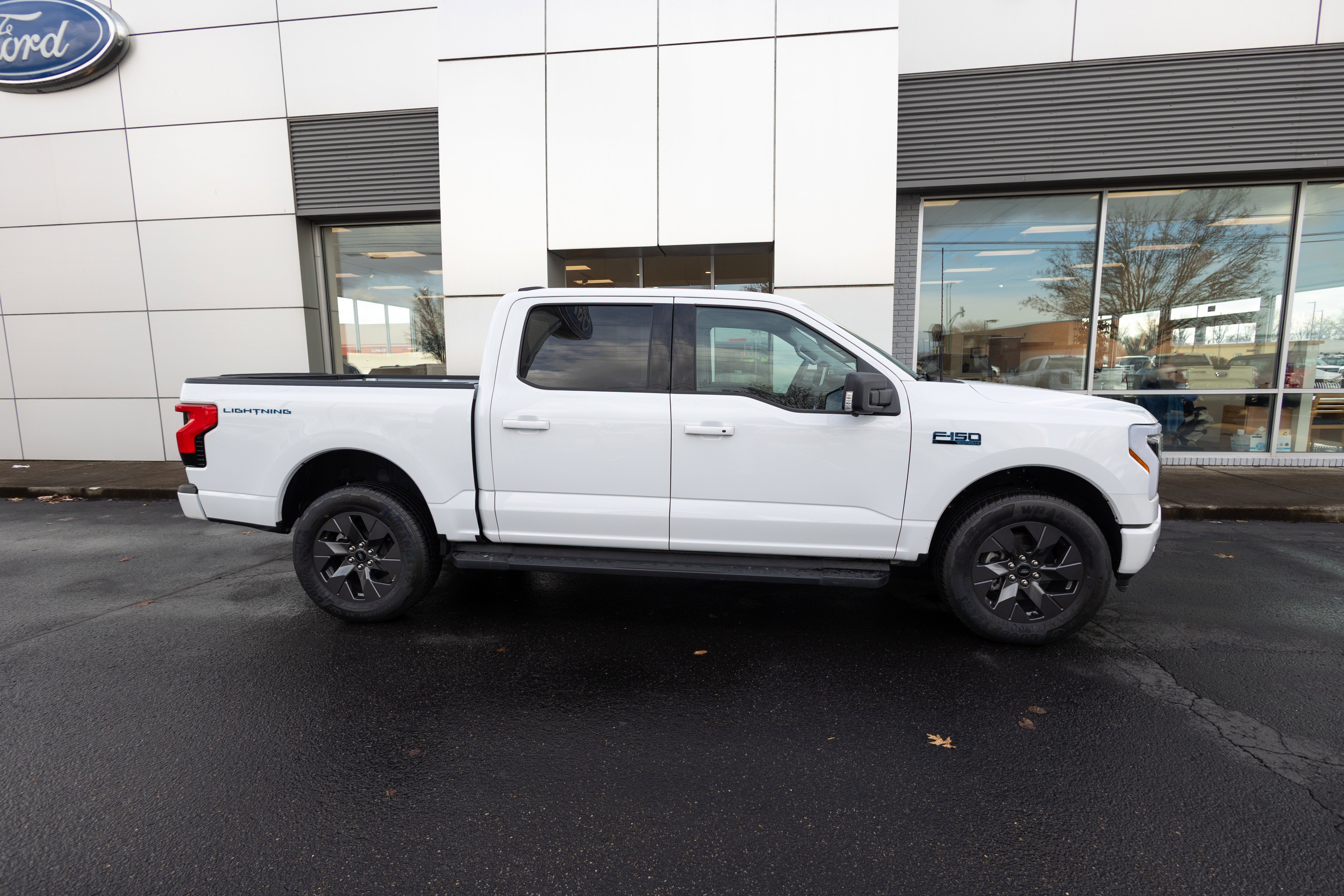 2024 Ford F-150 Lightning Flash