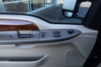 2001 Ford Super Duty F-250 Lariat