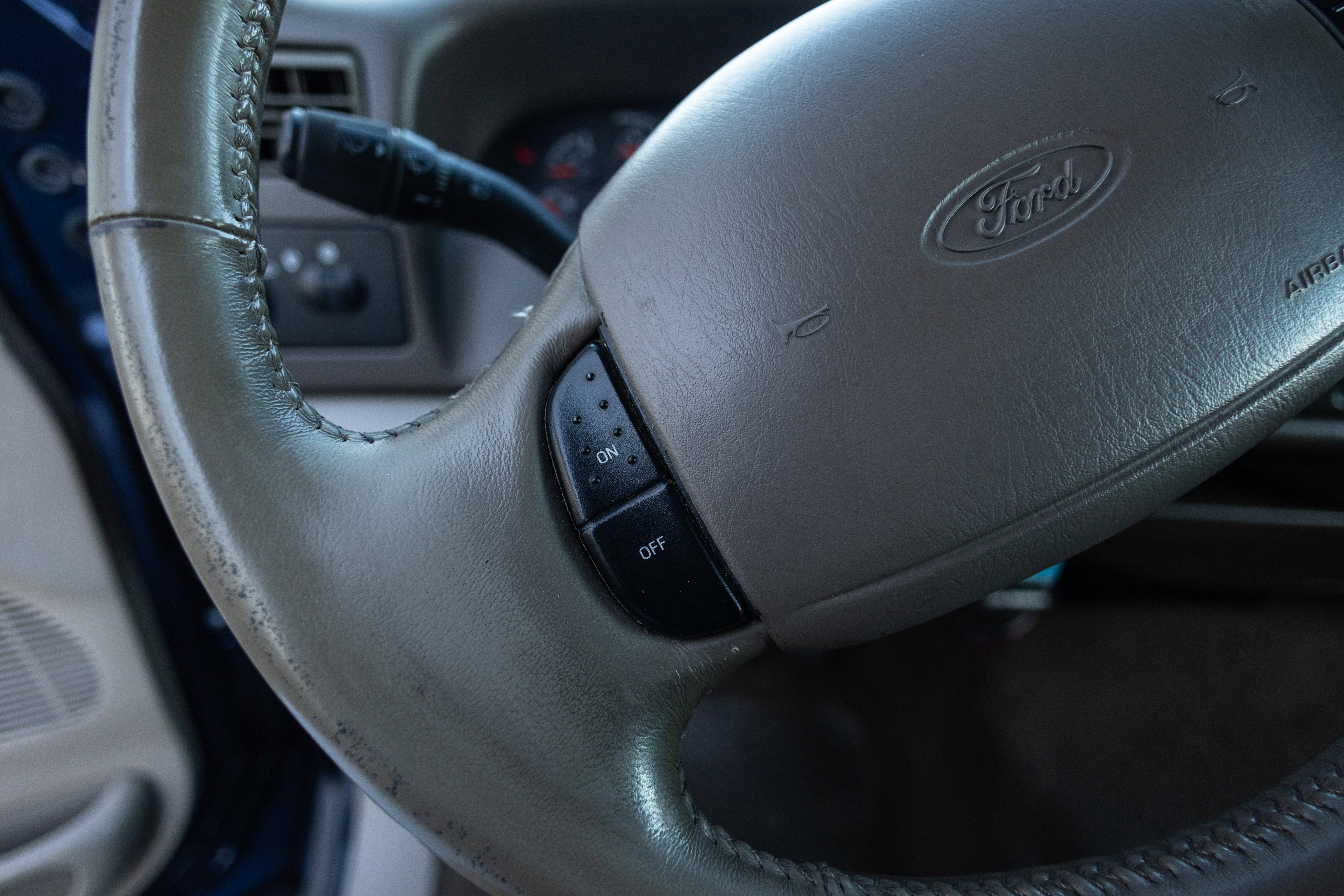 2001 Ford Super Duty F-250 Lariat