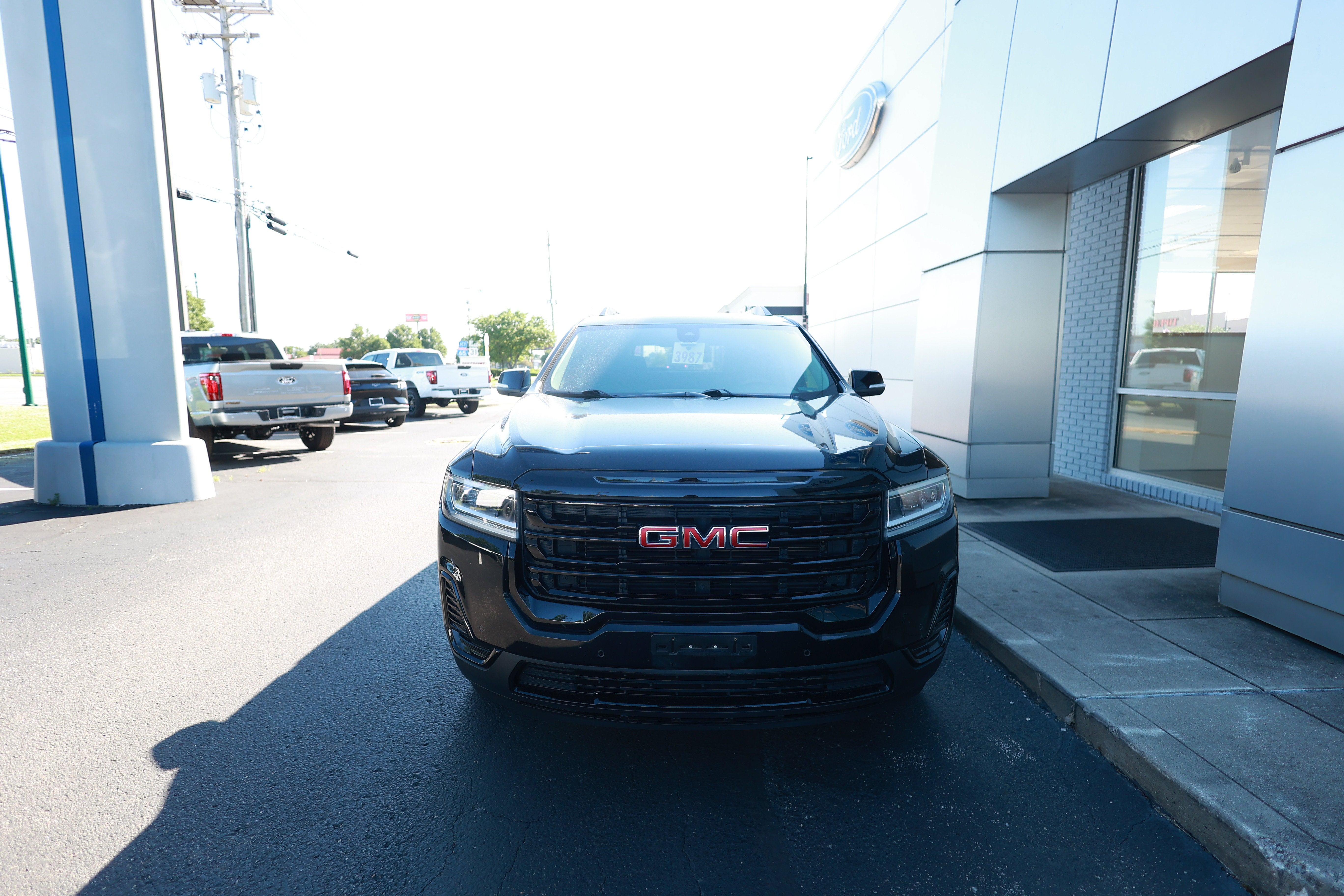 2023 GMC Acadia SLE