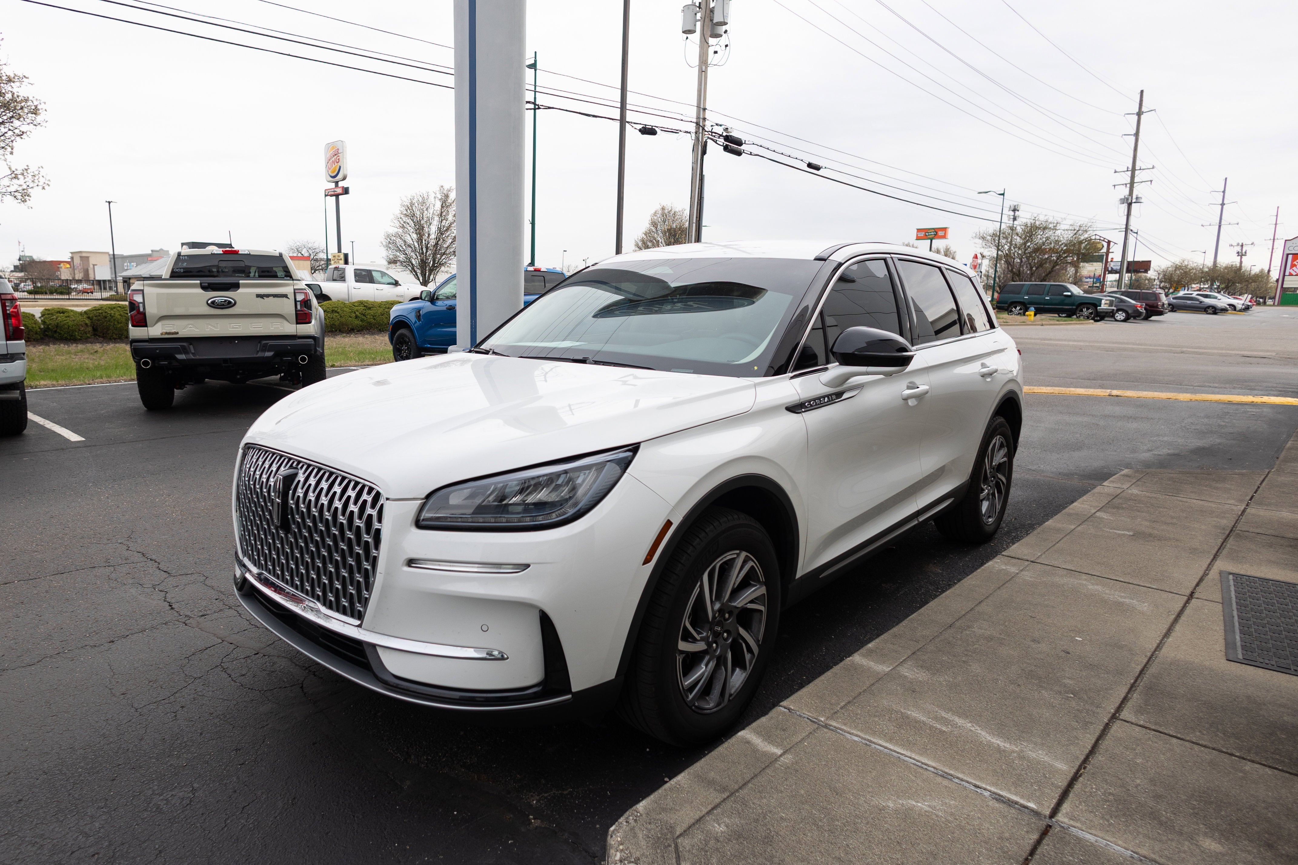 2023 Lincoln Corsair Standard
