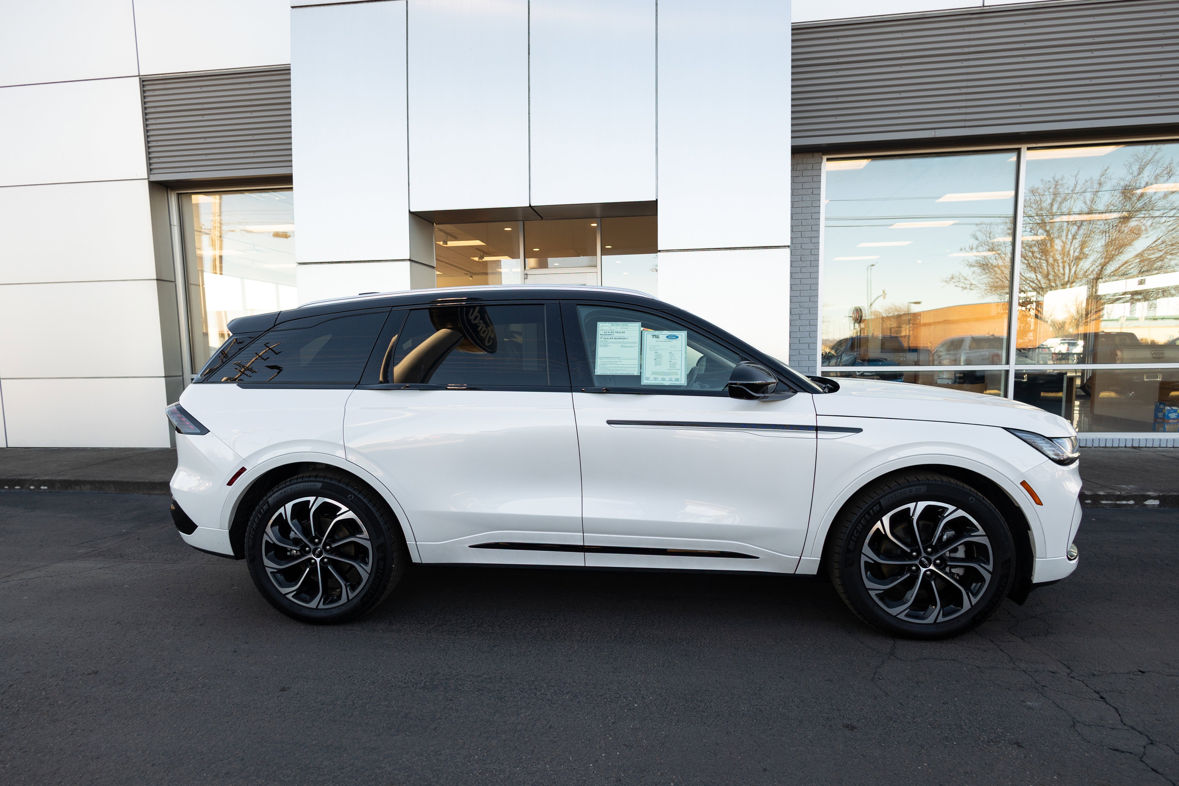 2025 Lincoln Nautilus Reserve