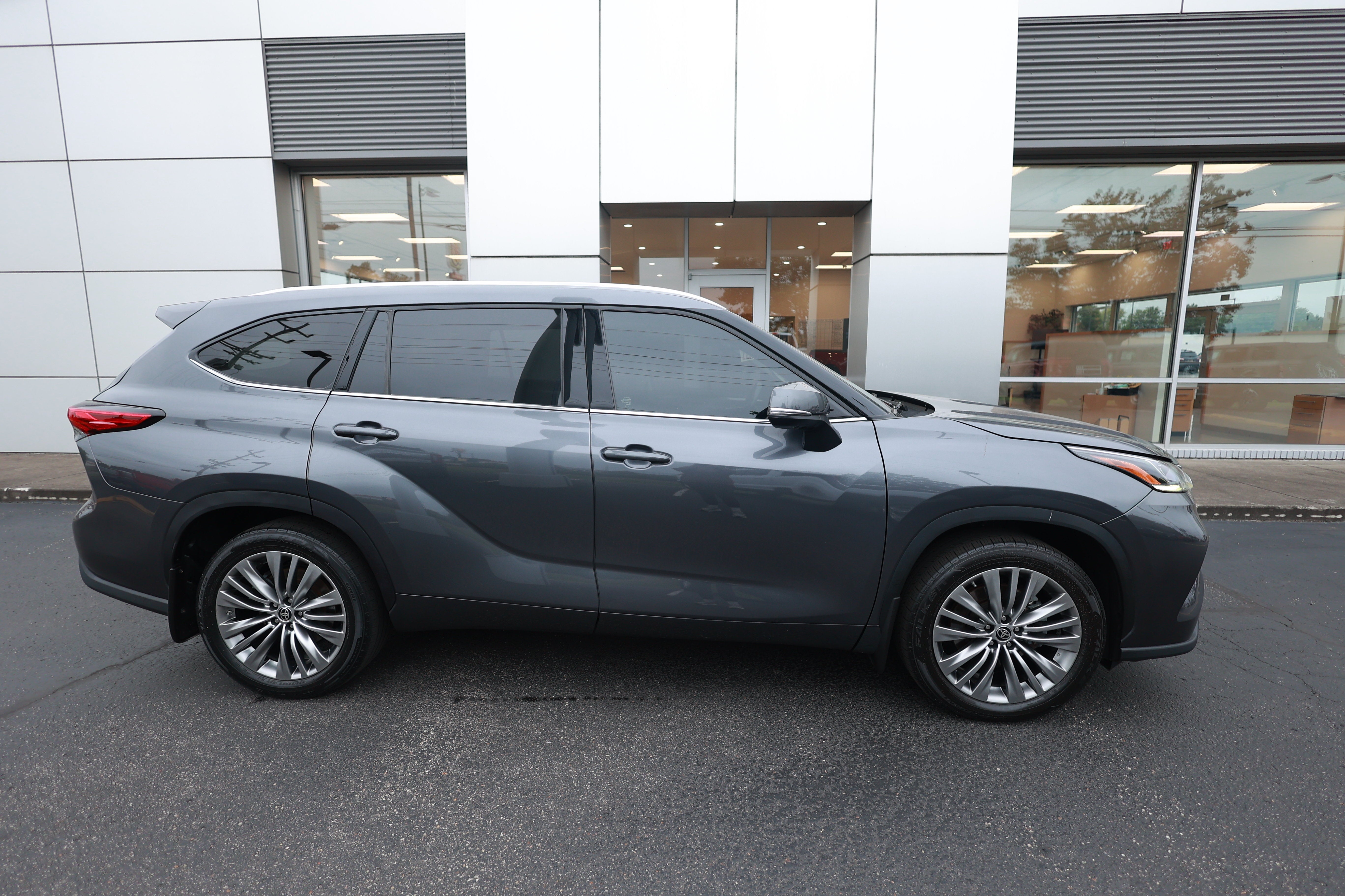 2021 Toyota Highlander Platinum